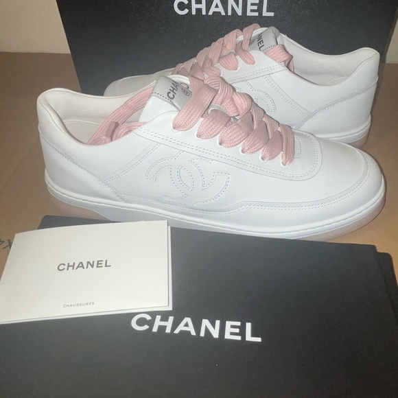 Authentic Chanel CC Low Top Women’s Sneakers size 40 - Picture 3 of 15